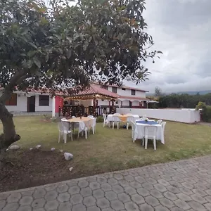 https://quinta-winay.hotelsquito.com