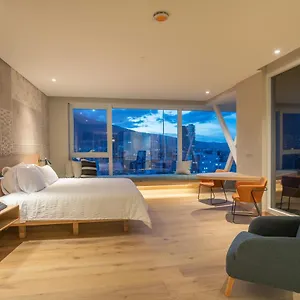 https://go-quito-hotel-1.hotelsquito.com