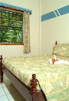 Tropical Breeze Vacation Home And Apartments Gros Islet 2*,  Saint Lucia
