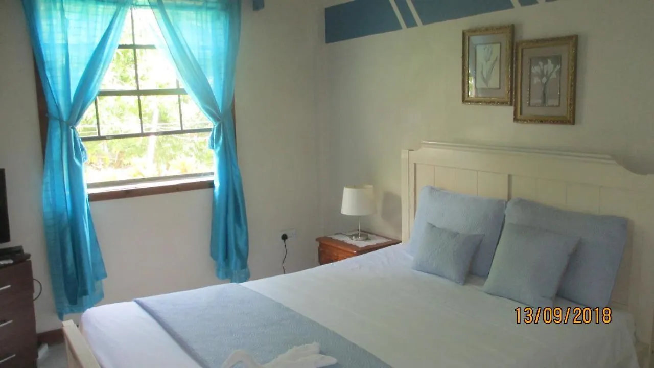 ** Guest house Tropical Breeze Vacation Home And Apartments Gros Islet Saint Lucia