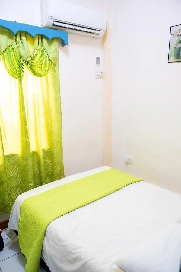 Tropical Breeze Vacation Home And Apartments Gros Islet 2*,  Saint Lucia