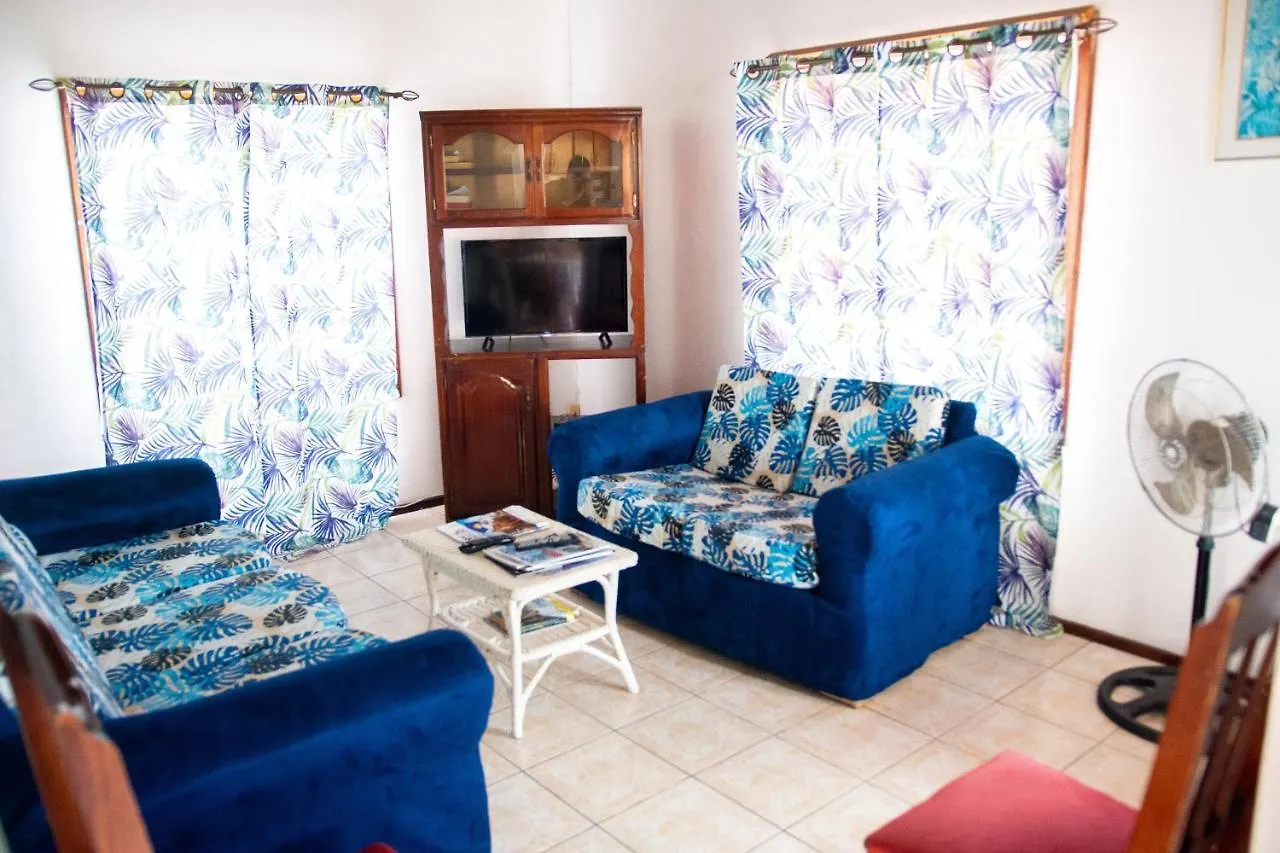 Tropical Breeze Vacation Home And Apartments Gros Islet Guest house